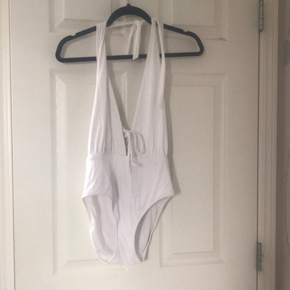Gorgeous white vintage looking swimsuit